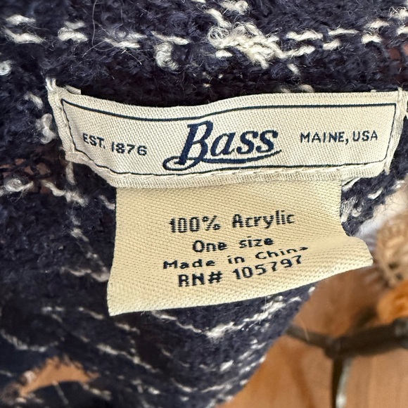 Bass Dark Blue and White Acrylic Infinity Loop  Scarf - Picture 6 of 6